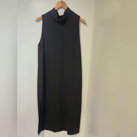 Babaton Japanese crepe fabric sleeveless dress - Picture 1 of 11